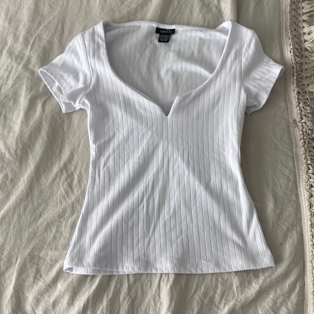 Rue21 ribbed v-neck tee
